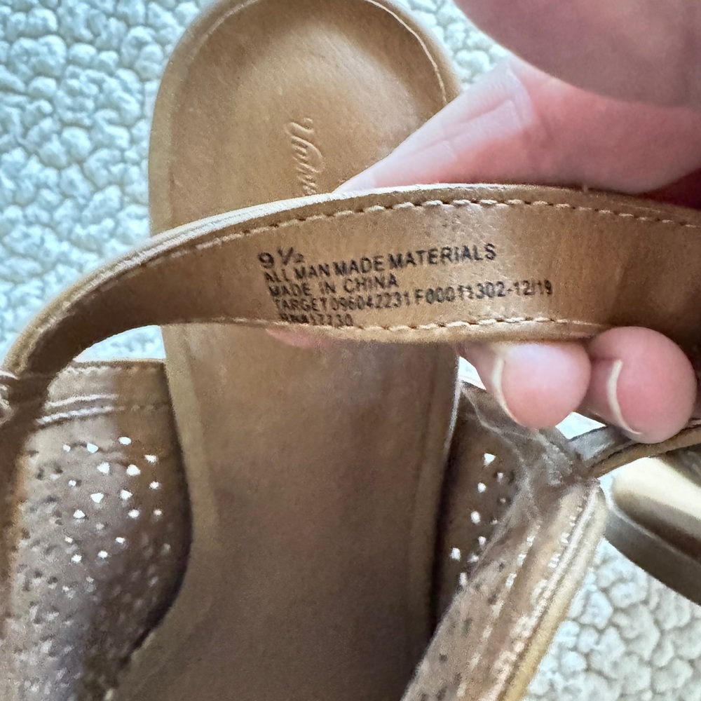 Universal Thread Tan Peep-Toe Sandals - Picture 7 of 7
